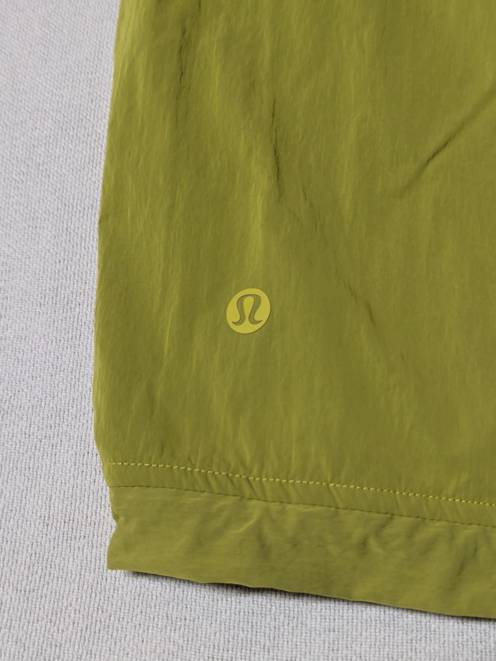 Lululemon Lightweight Hooded Jacket - Size 4 - Picture 7 of 16
